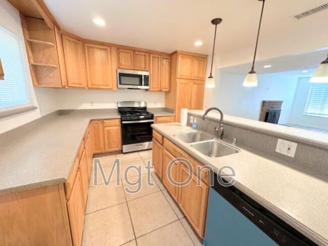 Primary Photo - 13552 Poppy Pl