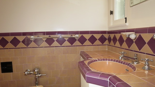 2nd Bathroom Faces Out to the Garden - 1103 S Crescent Heights Blvd