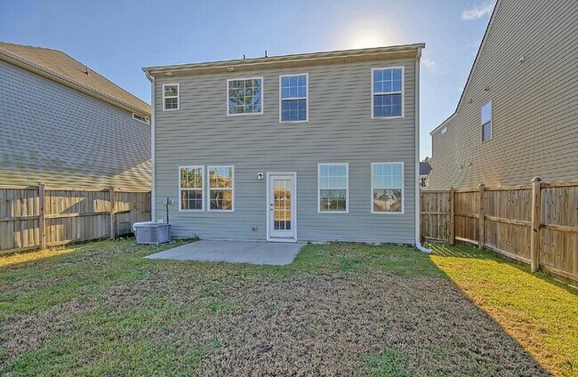 Building Photo - 838 Redbud Ln