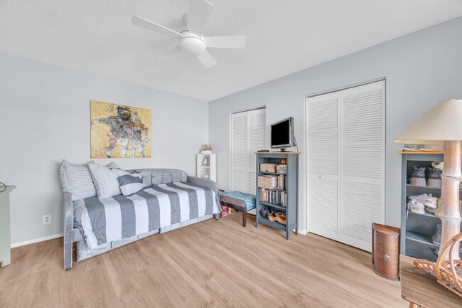 Building Photo - 170 Seabreeze Cir