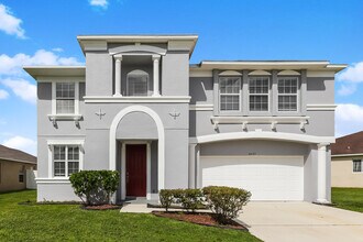 Building Photo - Elegant 3-Bedroom