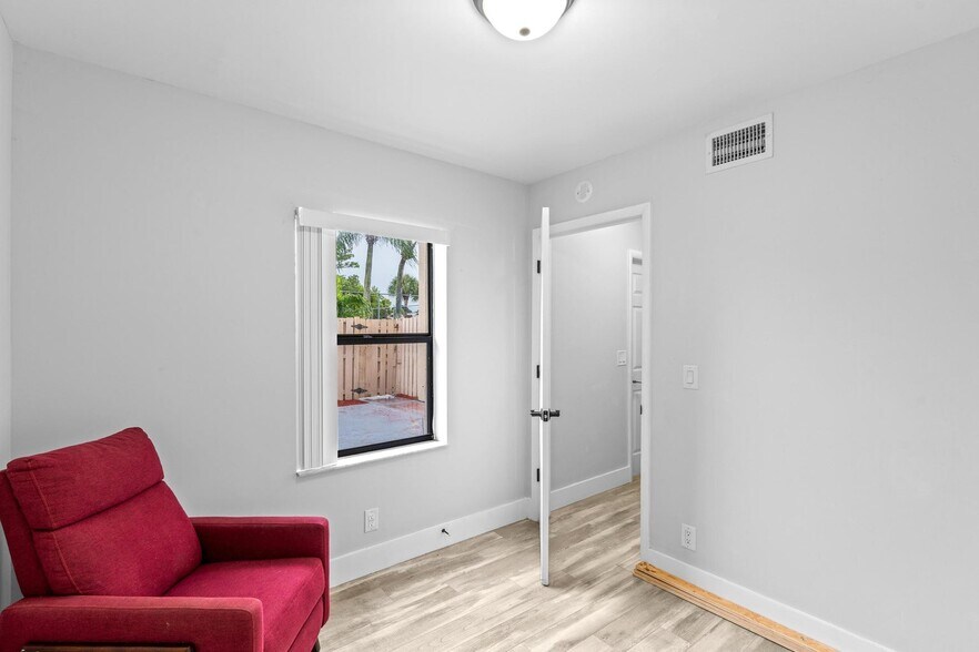 Building Photo - 3715 Village Dr