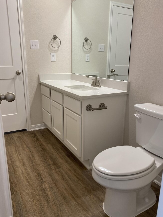 Building Photo - 808 Killam Dr