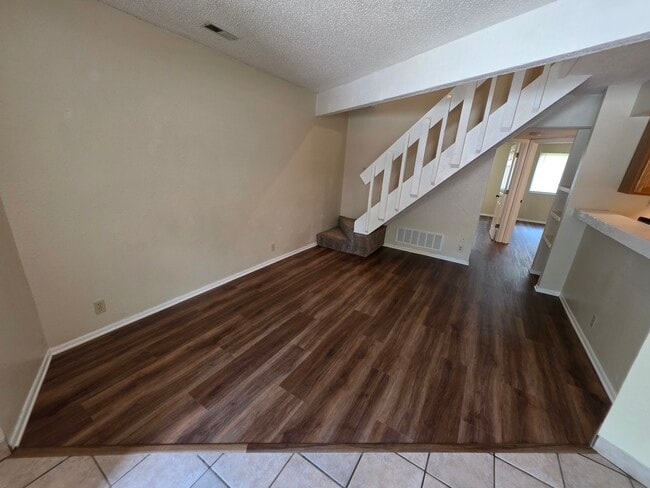 Building Photo - 3326