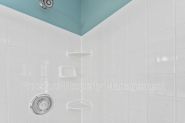 Building Photo - 9140 Worthington Dr