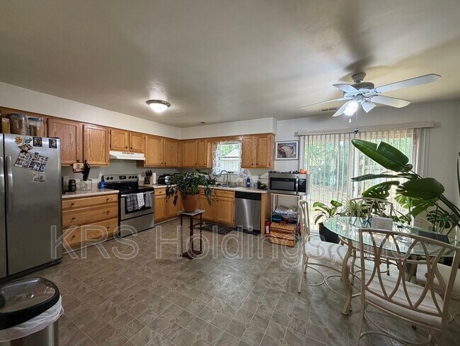 Building Photo - 416 Hill Meadow Dr