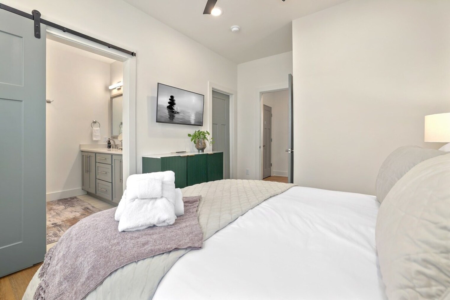 Building Photo - 372 S Hill Ave