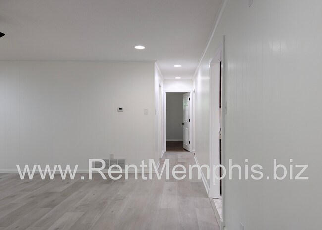 Building Photo - 5049 Alrose Ave