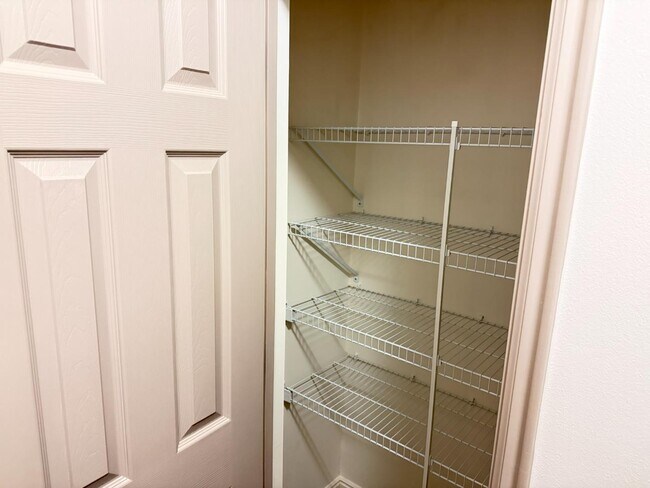 Building Photo - 1255 Wolf Hollow Ln