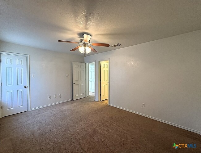 Building Photo - 2706 Ashley Dr