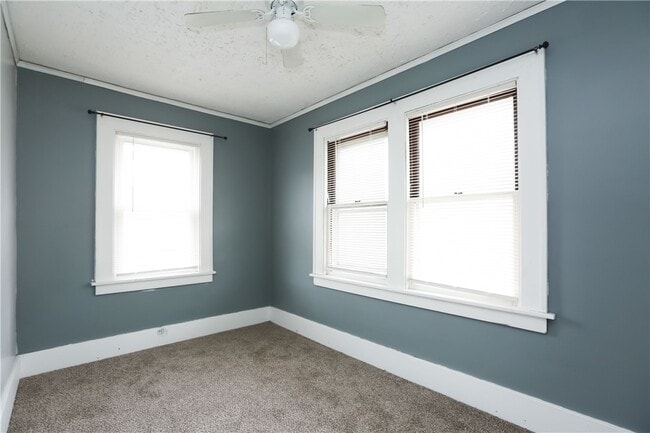 Building Photo - 506 Melville St
