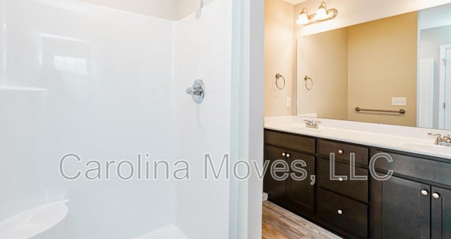 Building Photo - 276 Lockeland Park Dr