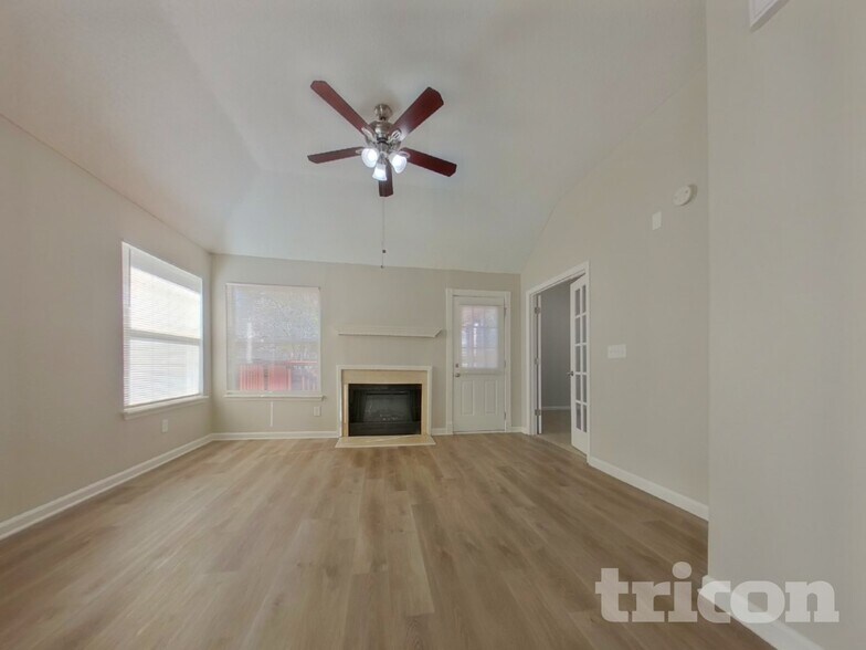 Building Photo - 136 Westport Dr