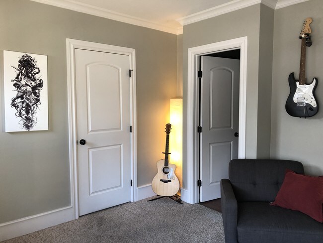 Building Photo - 671 Wordsworth St