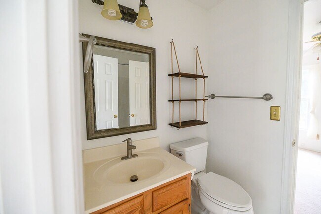 Building Photo - Wonderful and Spacious 3 bedroom home 2.5 bath in High Point with 2 car garage and large fenced-i...