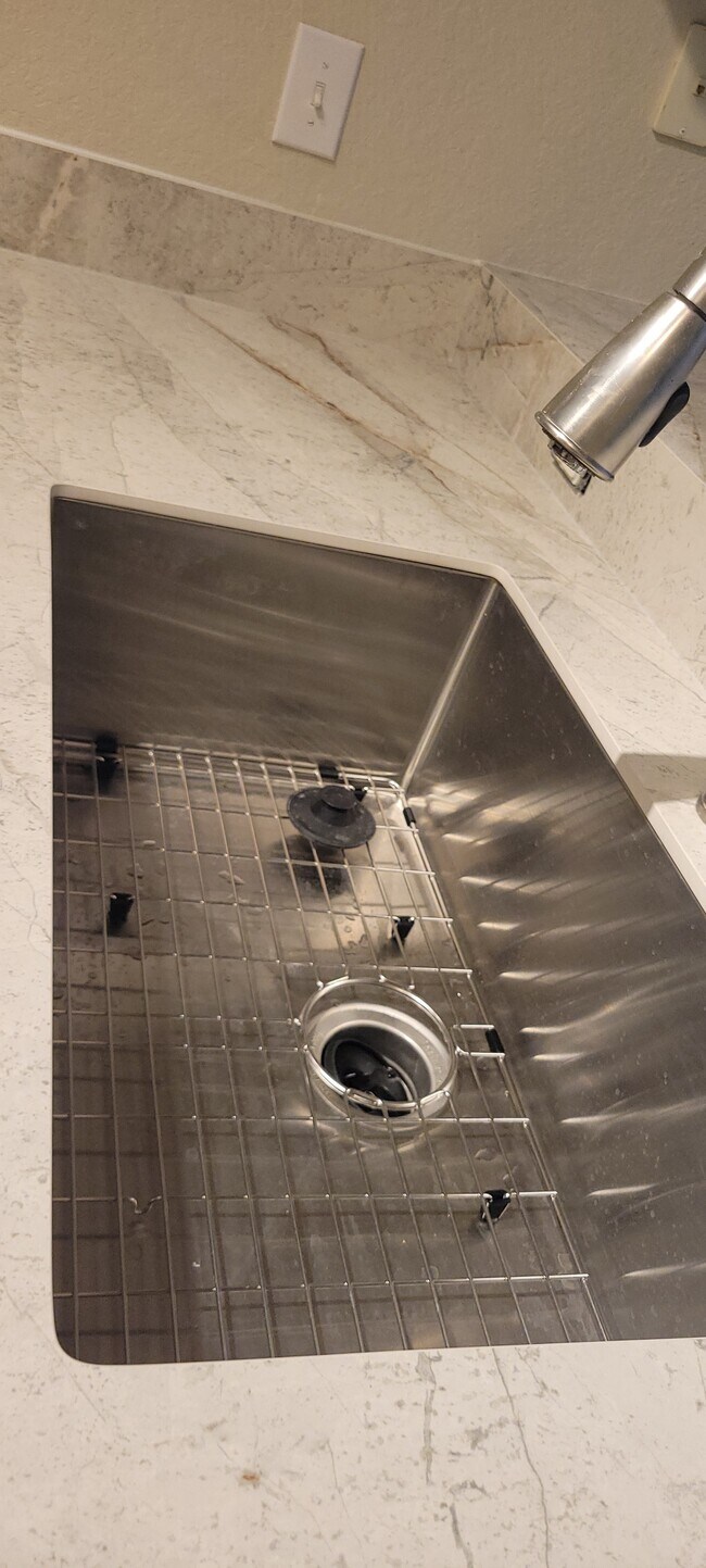 Building Photo - 1064 N Tamiami Trl