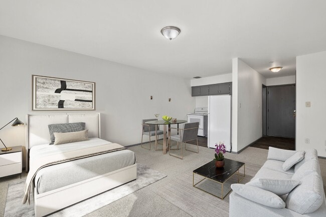 Building Photo - Second floor one bedroom unit available on...