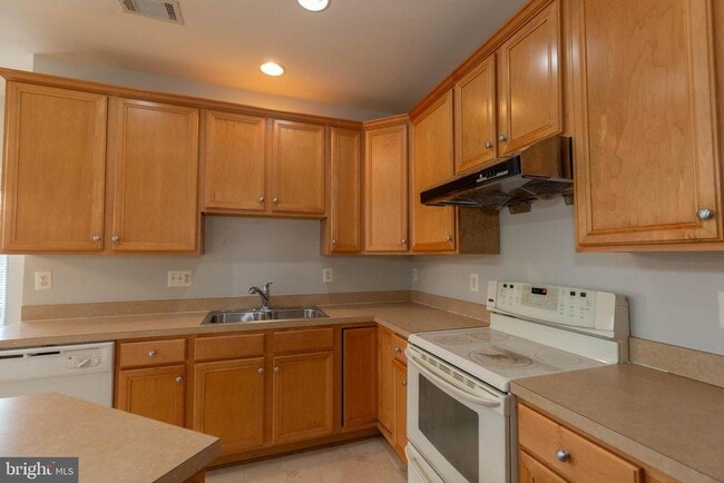 Building Photo - 391 Sheerer Dr
