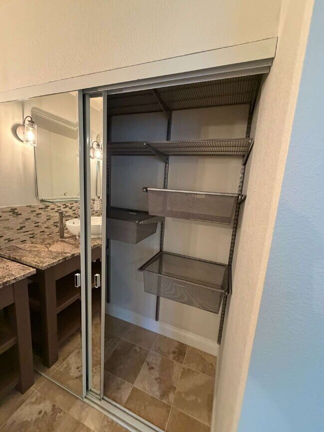 Building Photo - "Charming 4-Bed Oasis with Granite Touches with Tennis and Poolside Bliss steps away in Danville!"