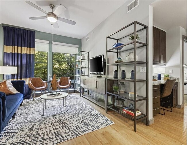 Building Photo - 117 1/2 Sandra Muraida Way