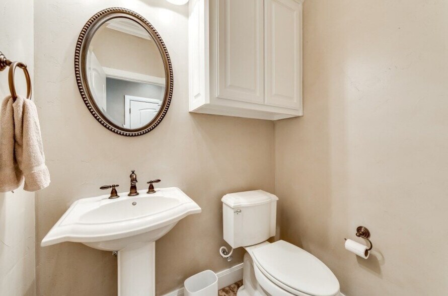 Building Photo - 5505 San Clemente Dr