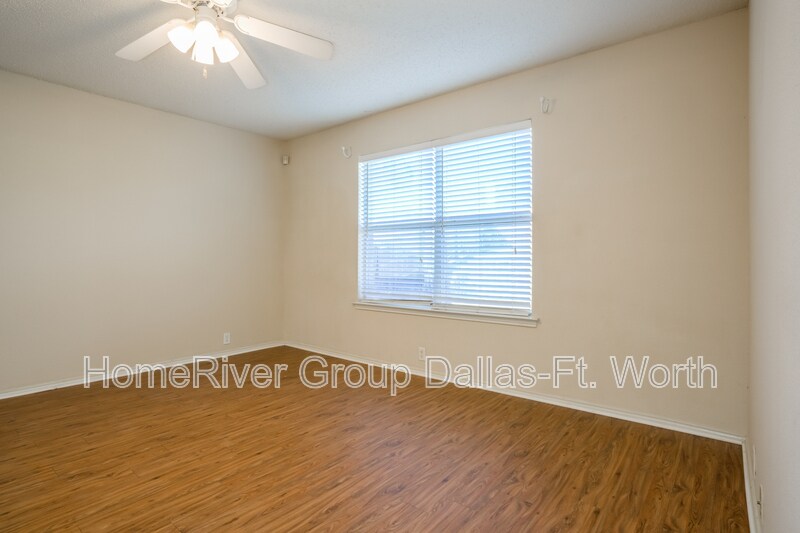 Building Photo - 1611 Waters Edge Dr
