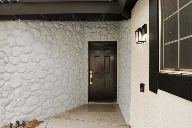Building Photo - 20209 Edmund Rd