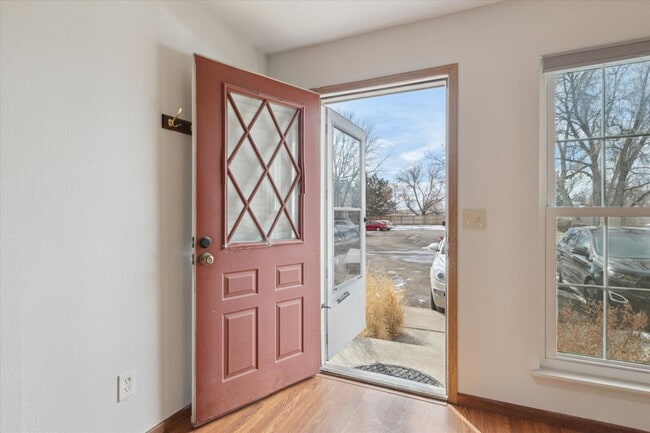 Building Photo - Charming 2-Bedroom 2 Bathroom Townhome with Finished Basement In Prime Lafayette Location!