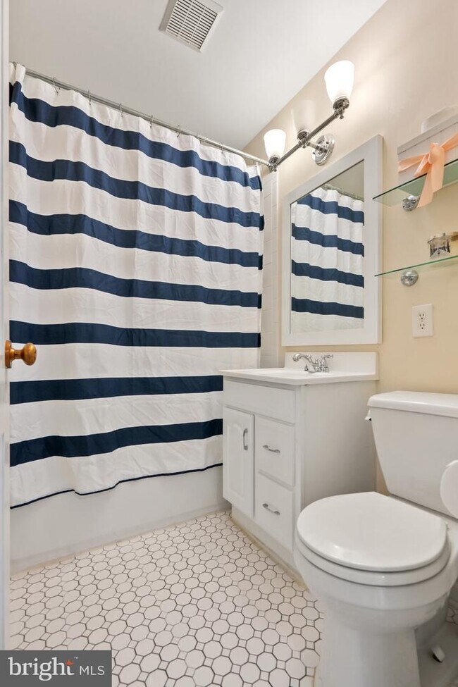 Building Photo - 3146 Headrow Ln