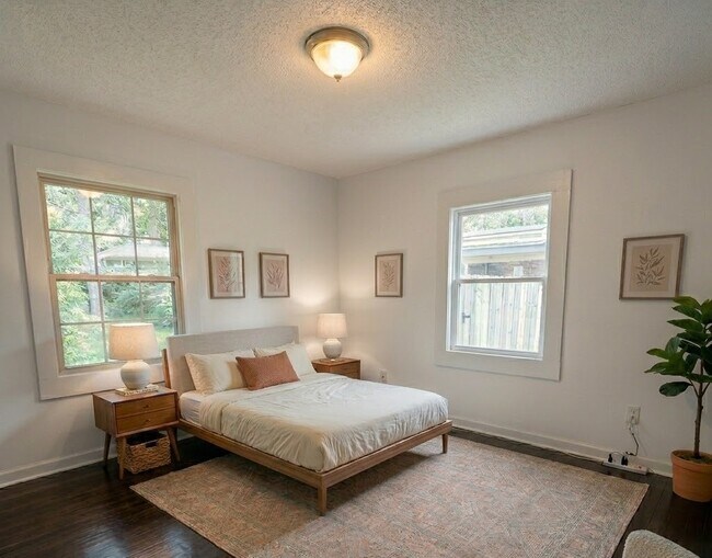 Building Photo - 3334 Cottonwood Dr