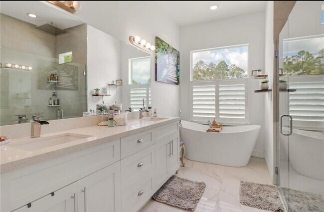 Building Photo - 2662 2nd St NW