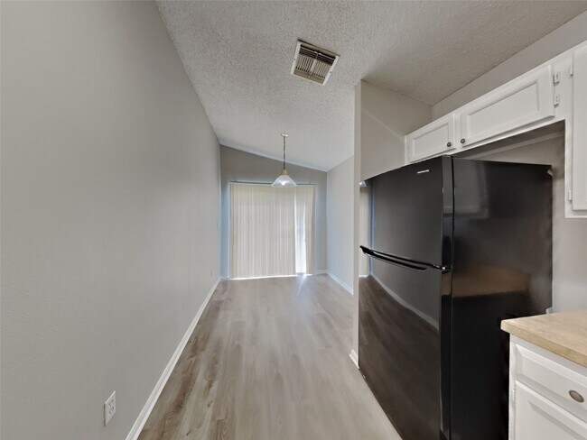 Building Photo - 3115 Kelling St