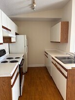 Building Photo - 2225 Huntingdon Dr