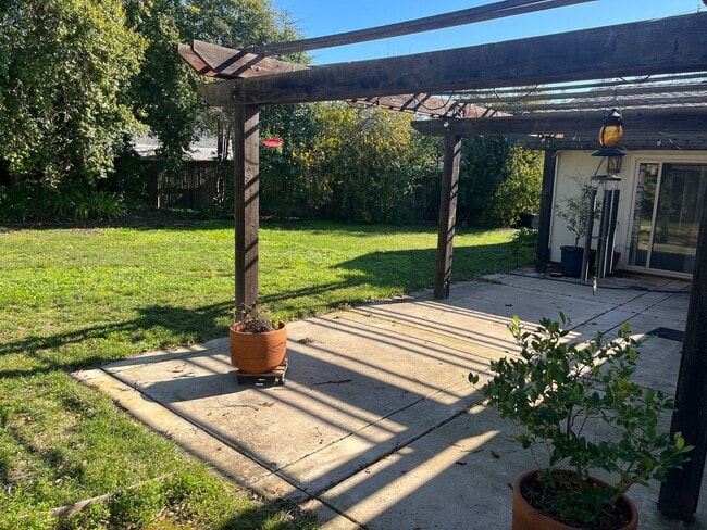 Building Photo - 4 Bedroom Home in Quiet West Davis Cul-de-sac