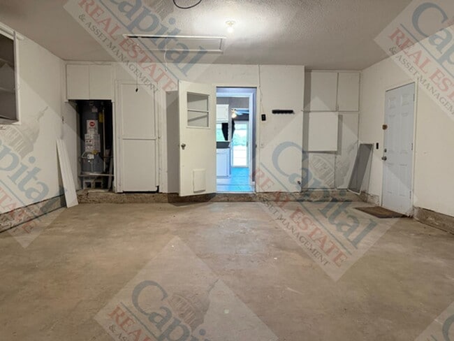 Building Photo - 804 Ranchoak Dr