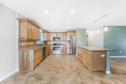 Building Photo - ANNUAL RENTAL: 3-Bedroom Waterfront Home w...