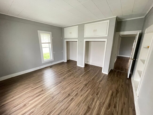 Building Photo - Four Bedroom Available in Delphi IN