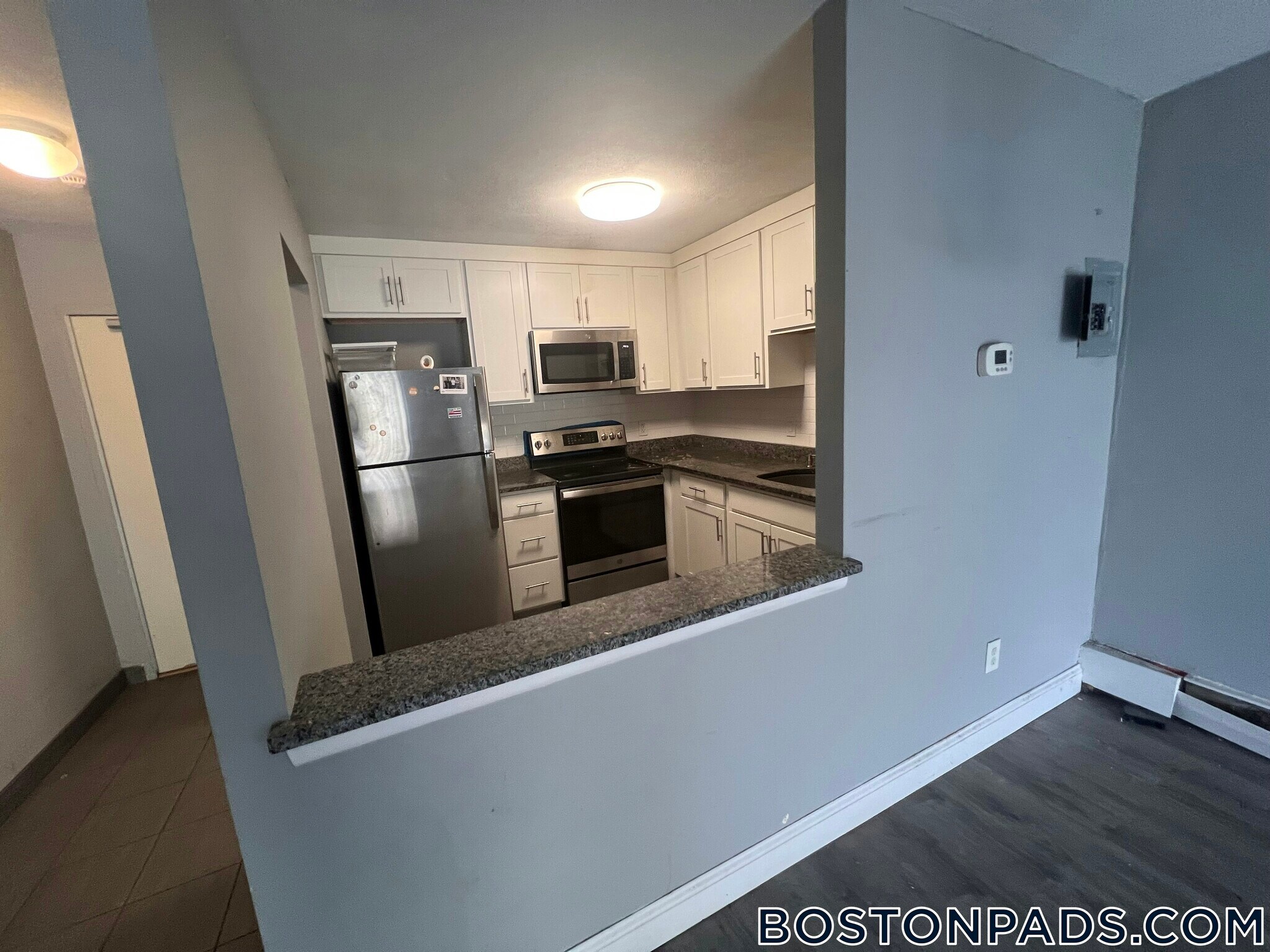 Building Photo - 245 Main St