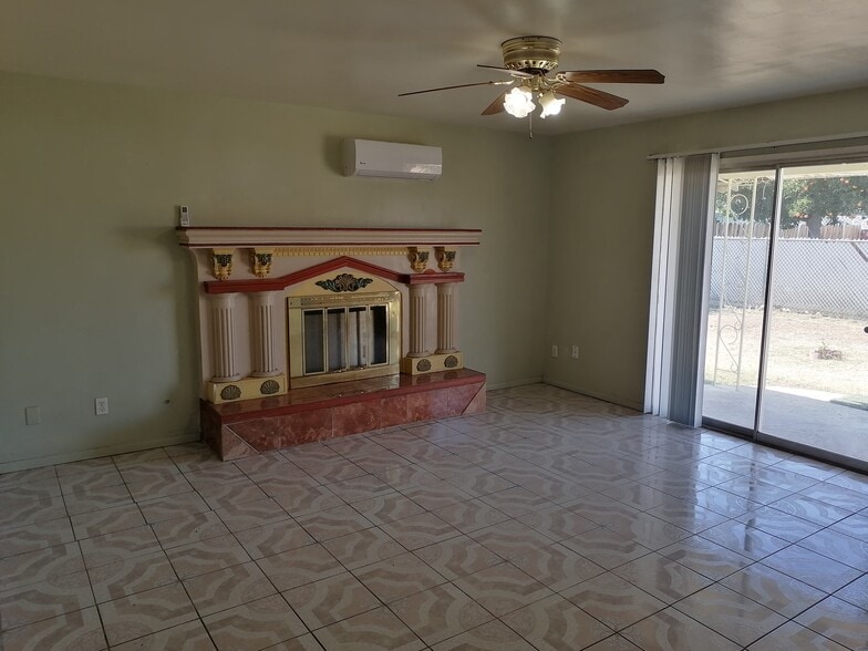Building Photo - 708 Pinewood Ct