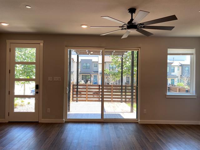 Building Photo - 829 Emerling Dr