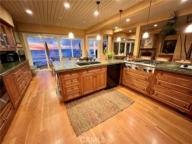 Building Photo - 1137 Marine Dr