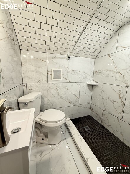 Building Photo - 28 A Cherry St