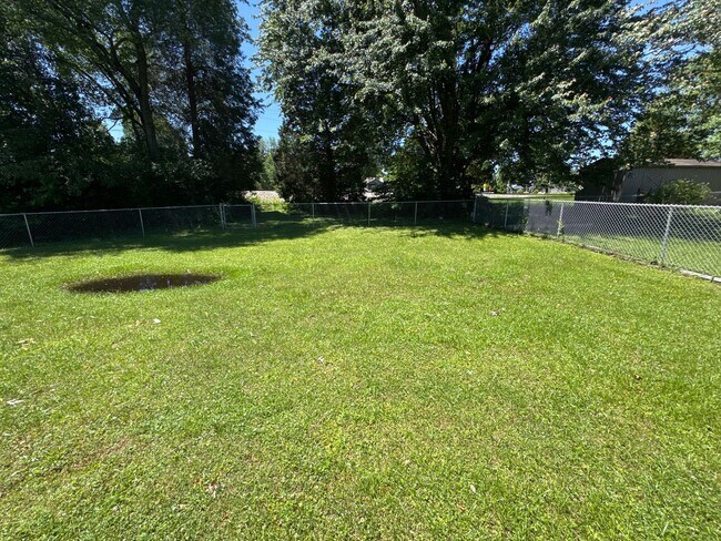 Building Photo - 3320-3322 River Oaks Blvd