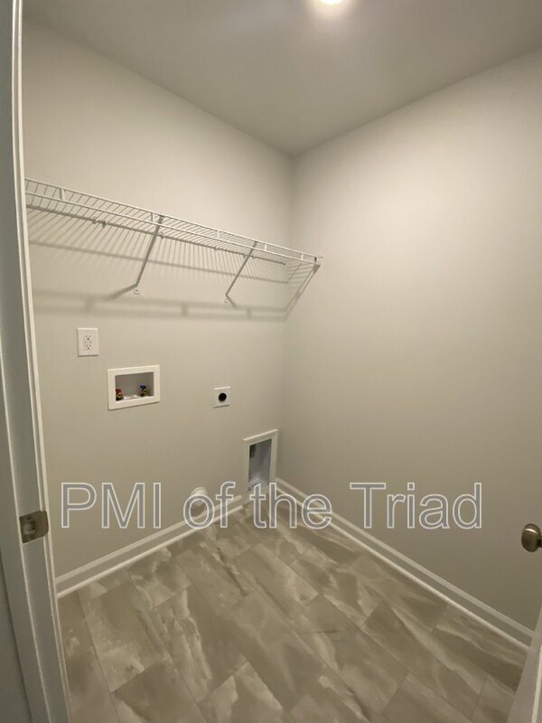 Building Photo - 3005 Mackay Pointe Ln