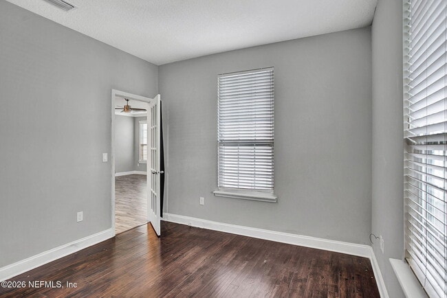 Building Photo - 516 Meldrum Ln