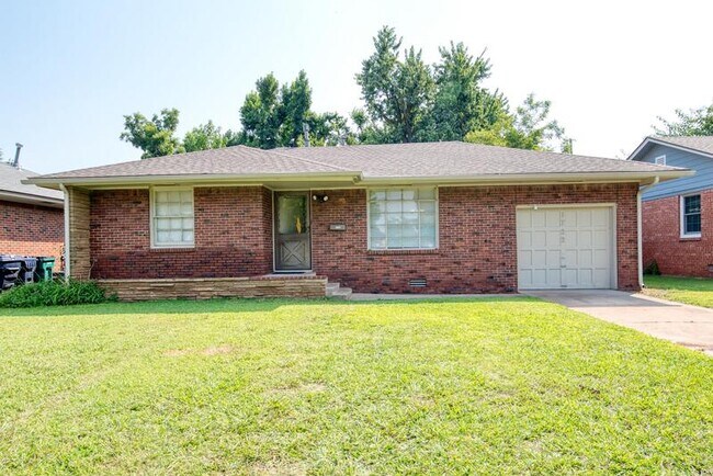 Building Photo - 1722 Mattern Dr