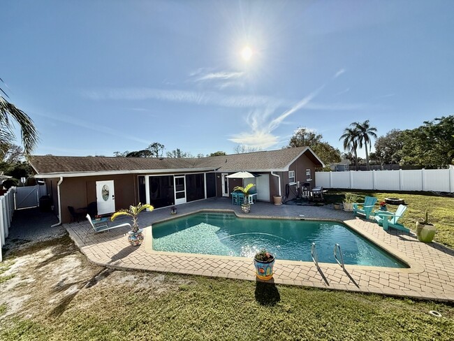 Building Photo - 13151 84th Terrace N