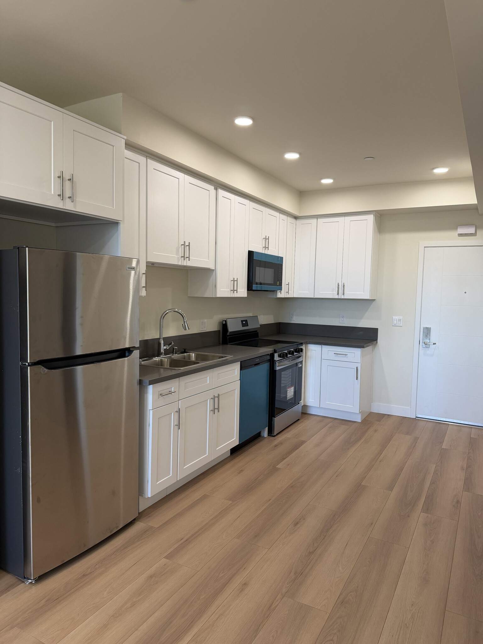 Building Photo - 14535 Weddington St