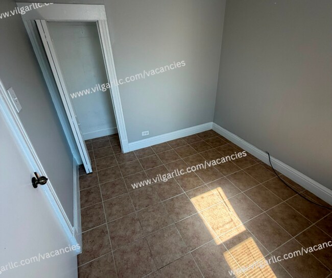 Building Photo - 5634 Claude Ave
