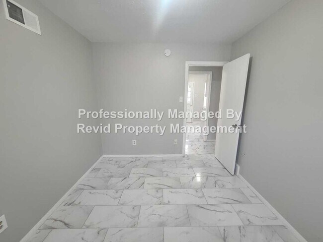 Building Photo - FIRST MONTH FREE!!! Newly Renovated 3 Bedroom Home!